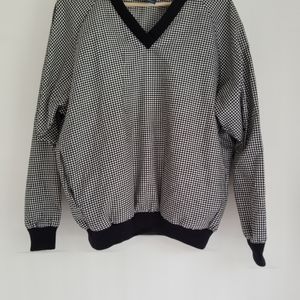 Beautiful Houndstooth Sweatshirt With Pockets